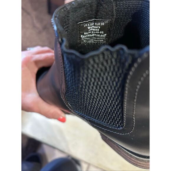 Eastland Women’s Jasmine Chelsea Ankle Black Boots Size 8.5M - Picture 2 of 9